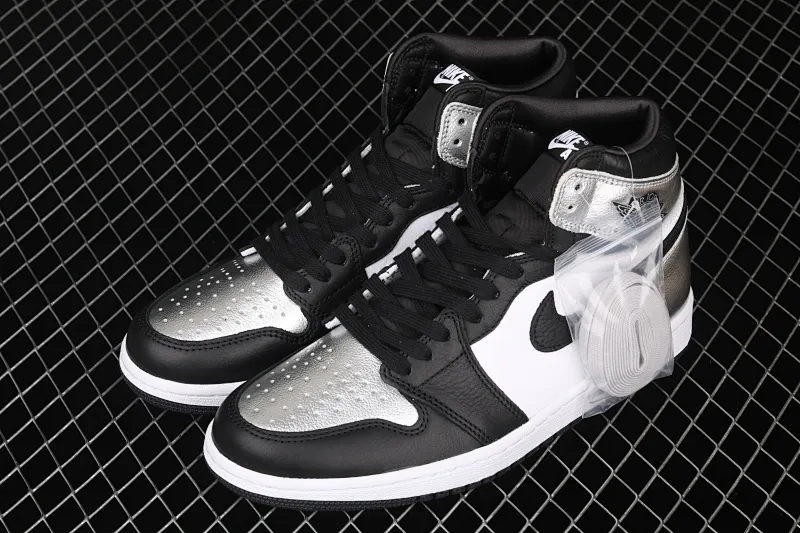All categories Air Jordan Jordan series basketball shoes Air Jordan 1 High Air Jordan 1 High OG Wmns "Silver Toe" AJ1 Joe 1 metallic black silver silver toe CD0461-001